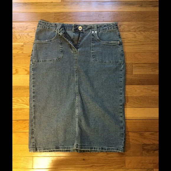 Cute midi denim skirt