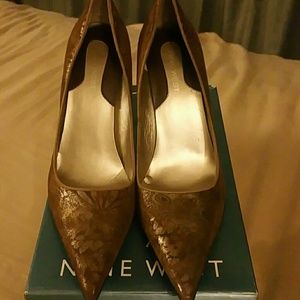 pointy toe pumps