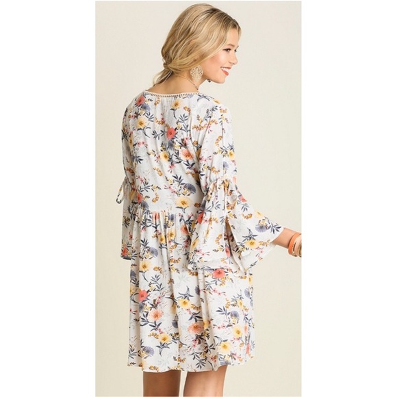 ❗️CLEARANCE❗️Ivory Floral Bell Sleeve Dress S M L - Picture 4 of 4