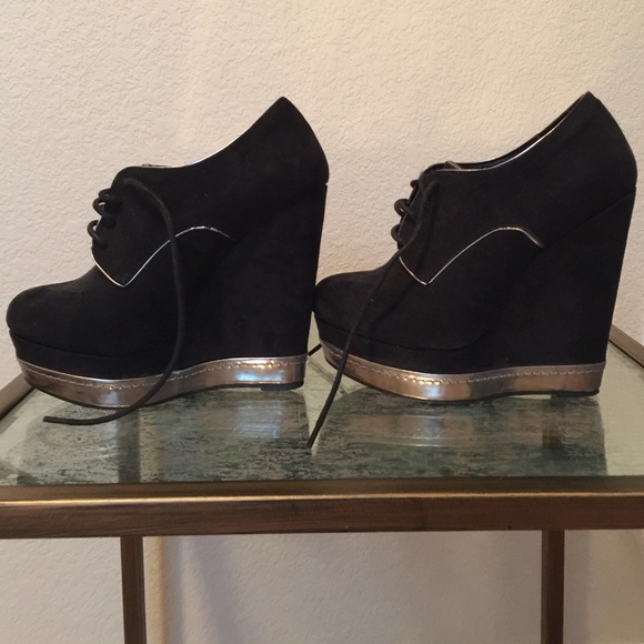Black Wedges - Picture 2 of 4