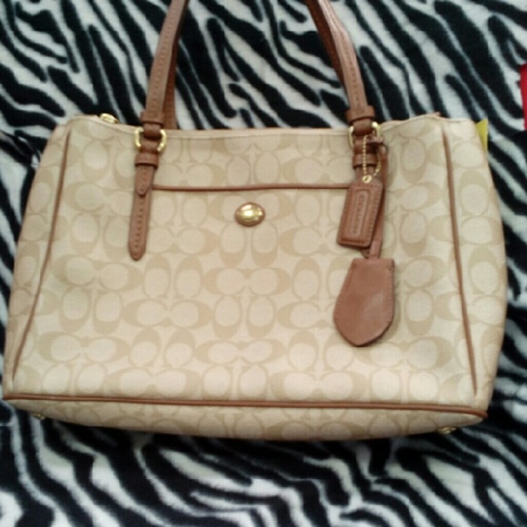 Authentic Coach bag - Picture 1 of 2