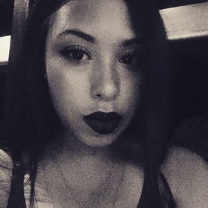 Meet your Posher, Thalia