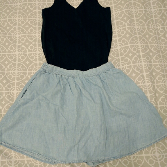 Lauren Conrad Dresses & Skirts - Chambray skirt w/ pockets