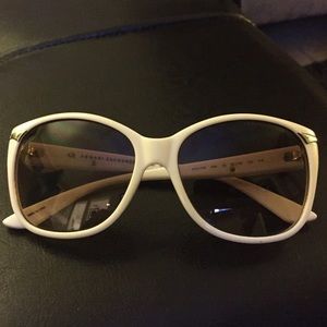 💕 A/X ARMANI EXCHANGE :: White Sunglasses