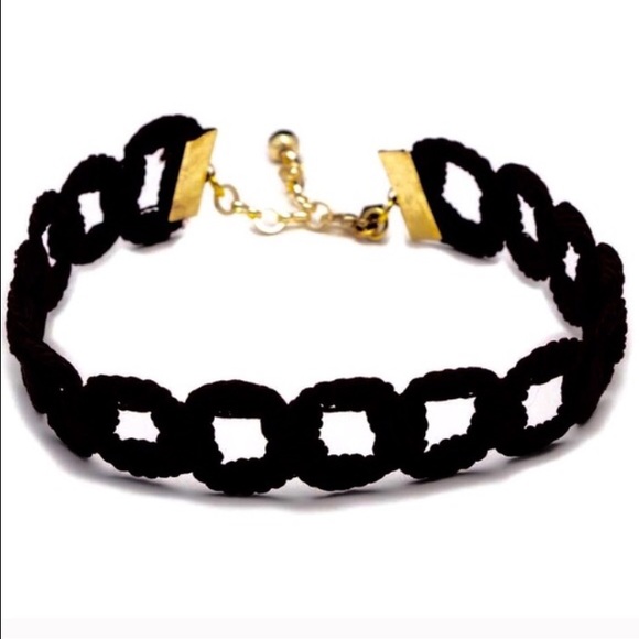 Boxed Out Choker - Picture 4 of 4