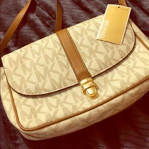 Michael Kors Cross Over Bag