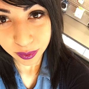 Meet your Posher, Denise