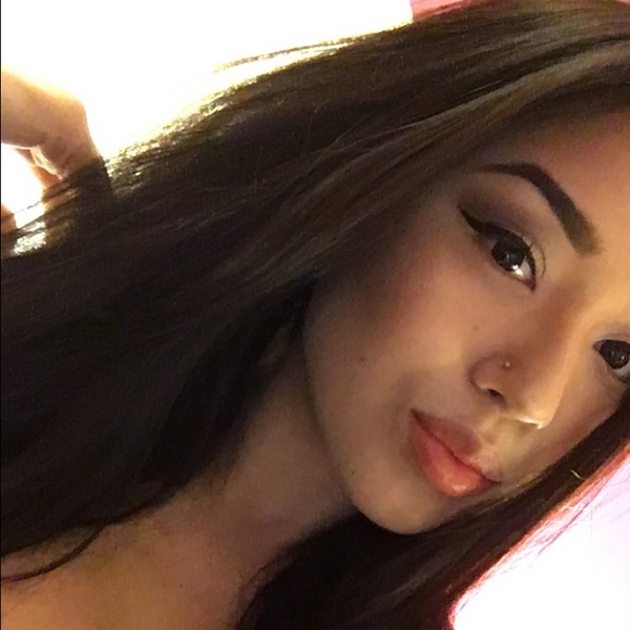 Meet your Posher, Kenia