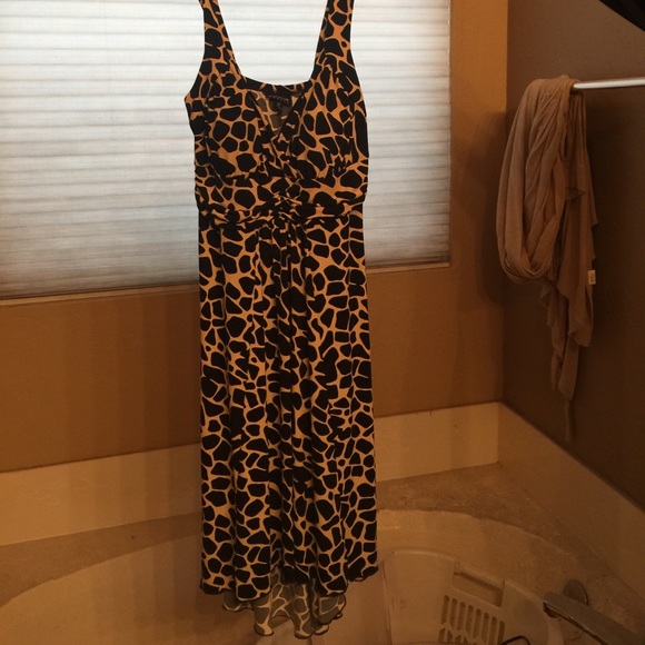 Fitted knee-length dress, animal print. - Picture 2 of 4