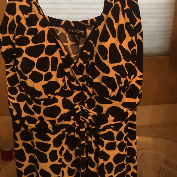Fitted knee-length dress, animal print. - Picture 4 of 4