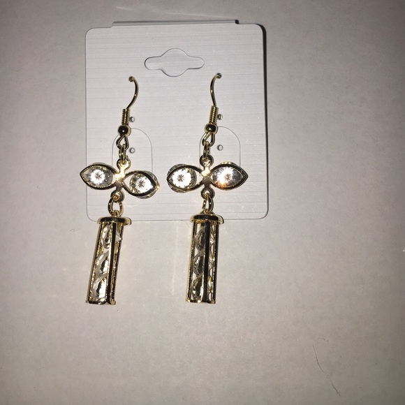 Earrings with stone like cubic zirconia.Very cute