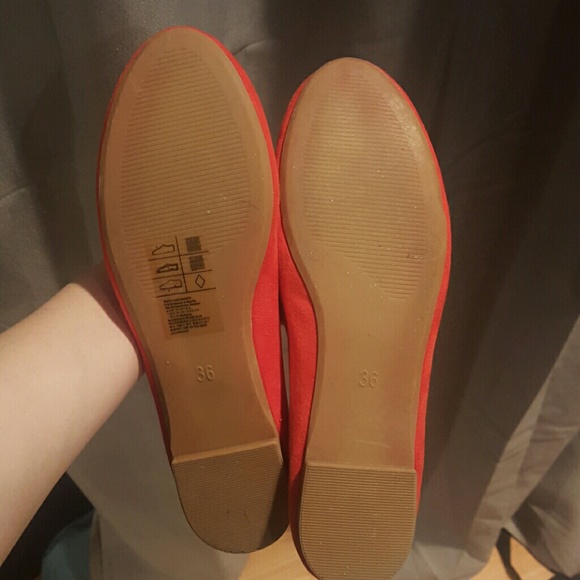 Red-orange ballet flats - Picture 2 of 3
