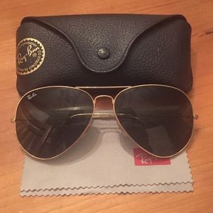 Gold Aviator Ray-Ban Sunglasses