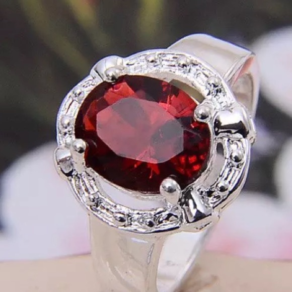 .925 sterling Silver Red Stone sz 6,7 or 9 Ring - Picture 2 of 4