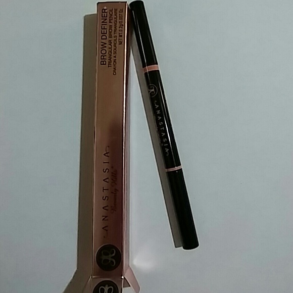 Anastasia brow definer - Picture 3 of 4