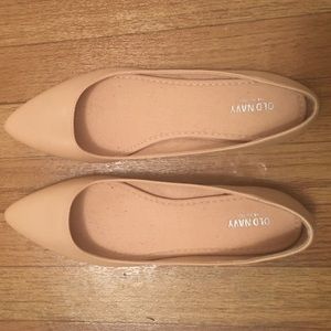 Beige/Creme Flats