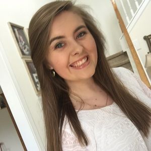 Meet your Posher, Lacey