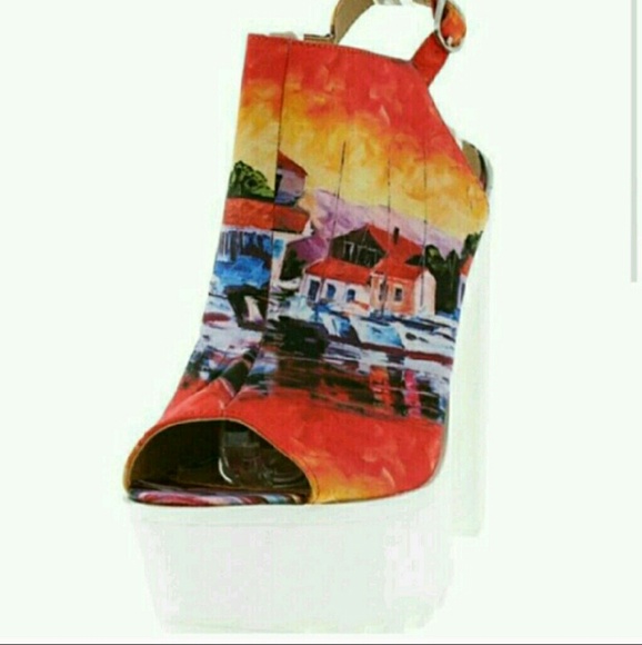 Venetian  Lug  heel  shoe