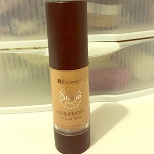 BH studio pro HD foundation. Shade 110