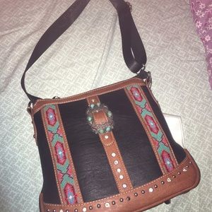 Montana West, Western Purse.