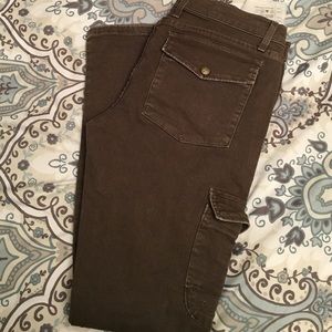 Current Elliott "the skinny cargo"