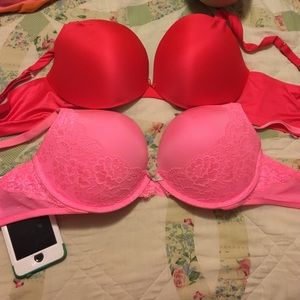 2 Victoria secret bras