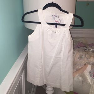 Vineyard vines top with tie in the front