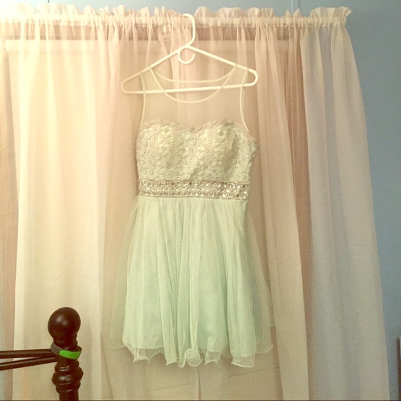 Dainty Mint Green Formal Dress