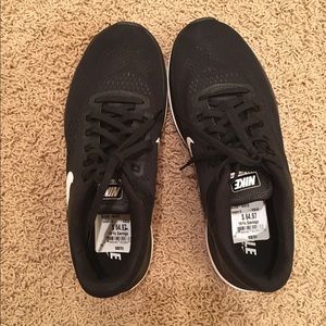 Nike woman us size 7