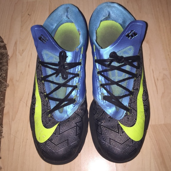 Good condition kd 8s
