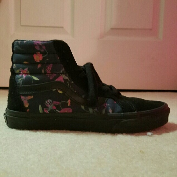 Black Floral Sk8-Hi Vans