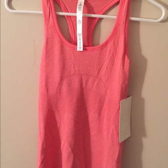 NWT lululemon tank size 4