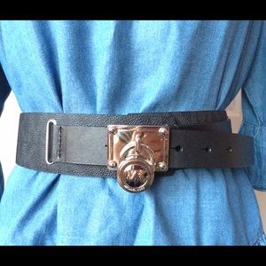 BRAND NEW MICHAEL KORS BELT.