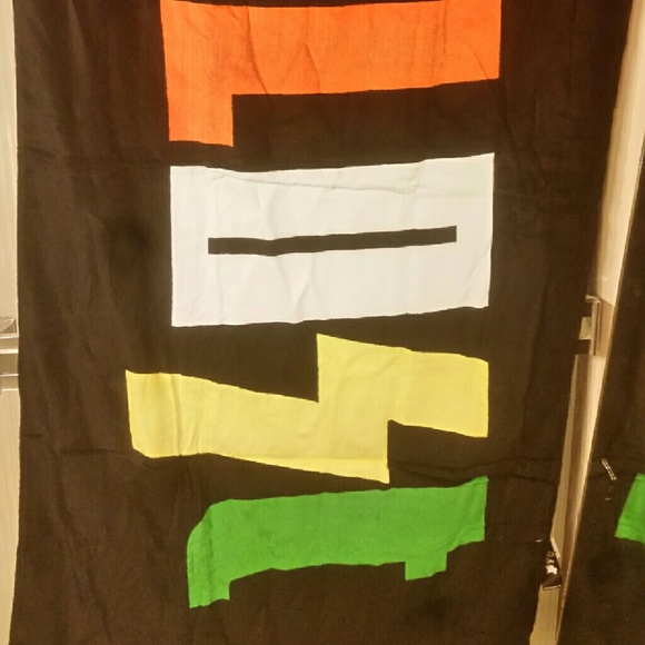 Lost towel - Picture 2 of 3