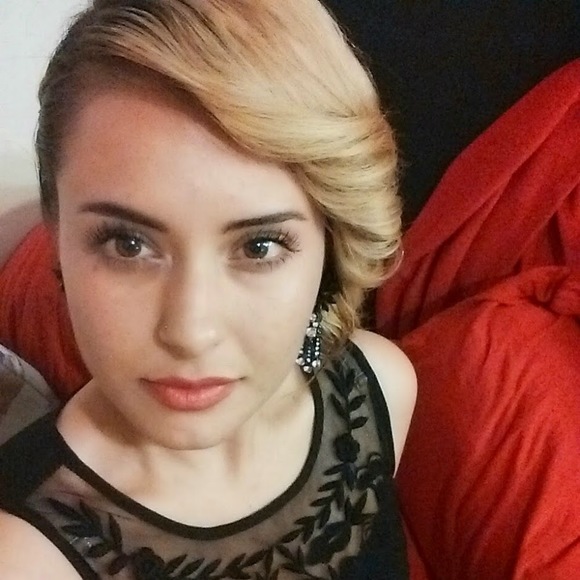 Meet your Posher, Jacqlyn