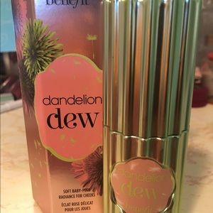 Benefit Dandelion Dew Liquid Blush