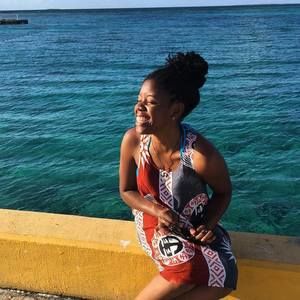 Meet your Posher, Vicky