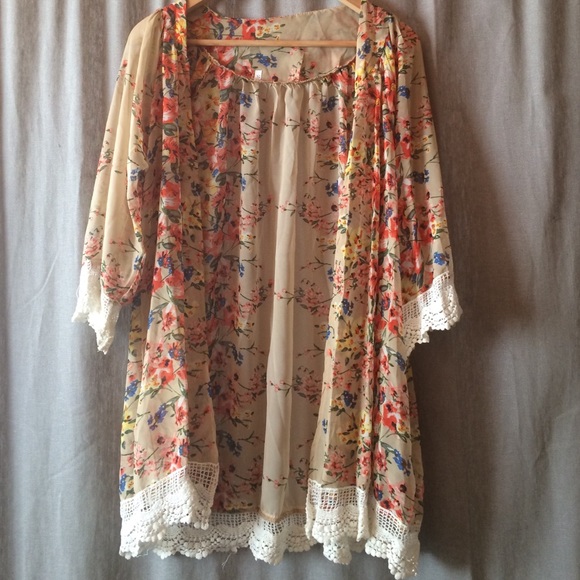 Kimono with floral print