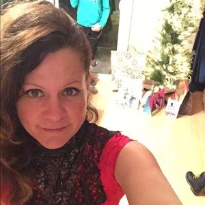 Meet your Posher, Adriana