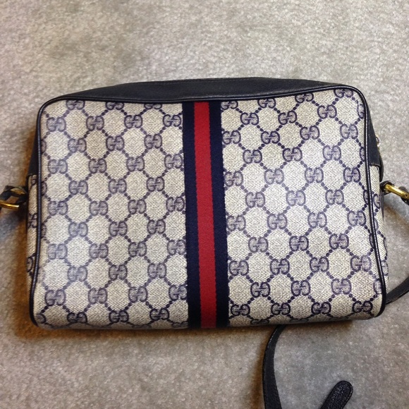 Extra photos of Gucci crossbody