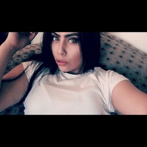 Meet your Posher, Faviola