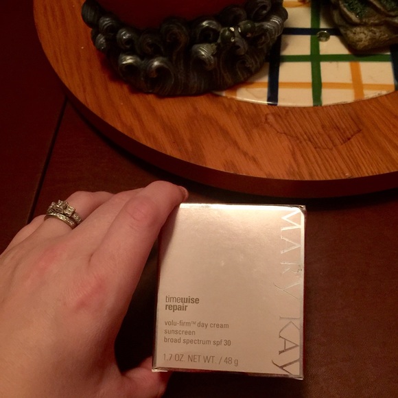 TimeWiseRepair Volu-Firm Day Cream SPF30 @chefmike