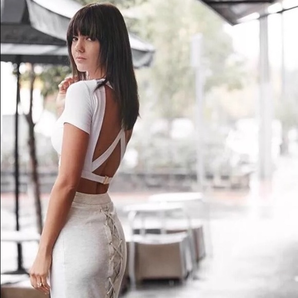 Aussie Matea White cross backless crop top - Picture 3 of 3