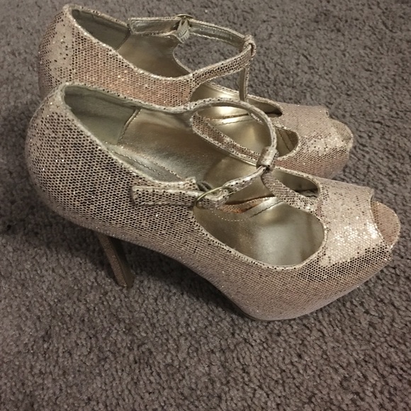 Gold Sequin Steve Madden Heels - Picture 2 of 3