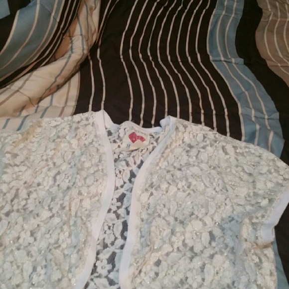 White/ off white short sleeve shrug sweater
