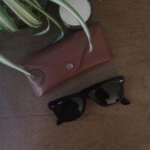 Authentic classic ray ban wayfarer sunglasses.