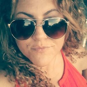 Meet your Posher, Courtney