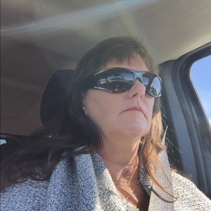 Meet your Posher, Debra