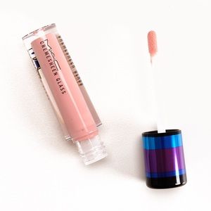 MAC CREMESHEEN dress the part