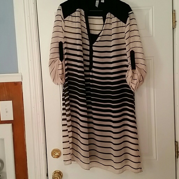 Beautiful black and tan dress